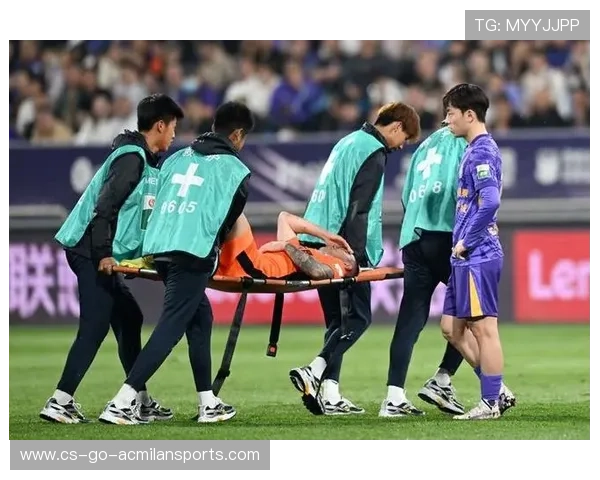 云南玉昆一次高质量传中造成禁区混战