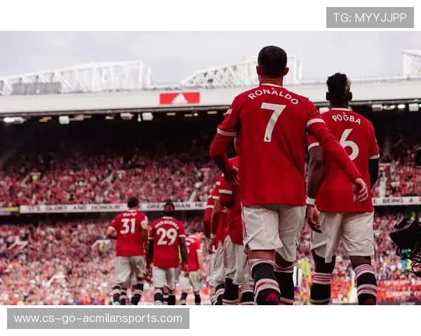 C罗对曼联怒批再起舆论风暴，英媒持续追踪